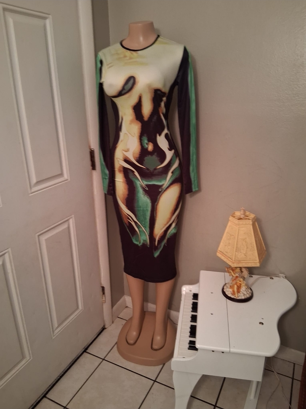 Graphic Bodyprint Long Sleeve Midi Dress in Green and Black